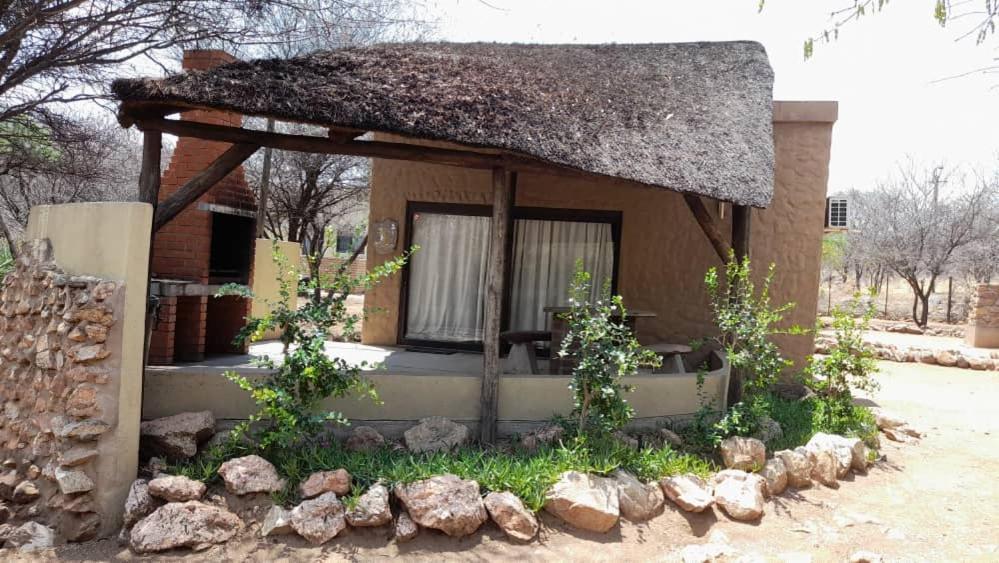 Ombo Rest Camp Hotel Okahandja Room photo